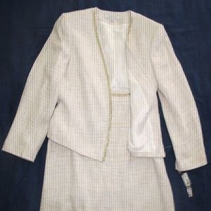 Tahari Arthur S. Levine 2 piece Jacket with skirt
